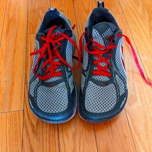 Altra Paradigm 3 sz 8